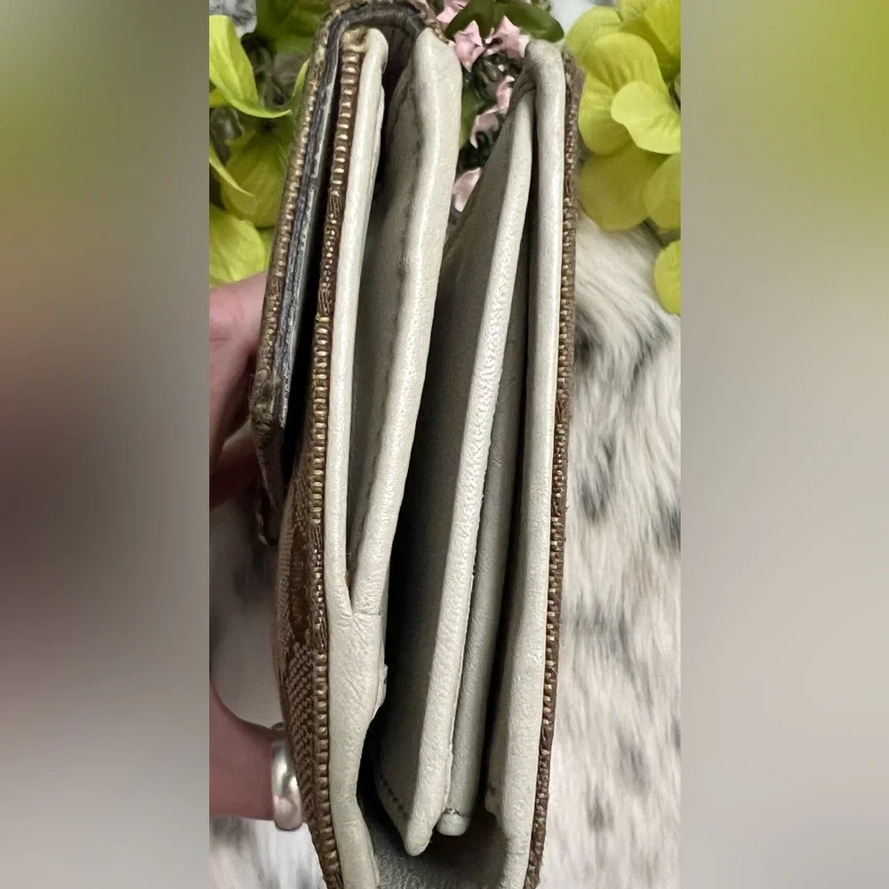 Gucci Long Wallet with Charms - Picture 4 of 15